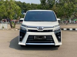 Toyota VOXY 2.0 AT 2019 , JUAL CEPAT 2