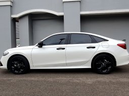 Honda Civic RS 2023 sedan turbo km 6 ribuan matic 8