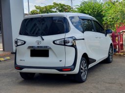 Toyota Sienta V CVT 2017 putih km 69rban 6