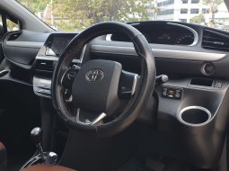 Toyota Sienta V CVT 2017 putih km 69rban 13