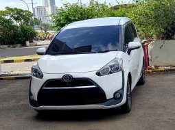 Toyota Sienta V CVT 2017 putih km 69rban 2