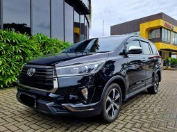 Toyota Venturer 2.0 AT Bensin 2021 3