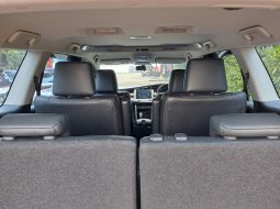 Toyota Venturer 2.0 AT Bensin 2021 17