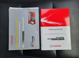 Toyota Venturer 2.0 AT Bensin 2021 18