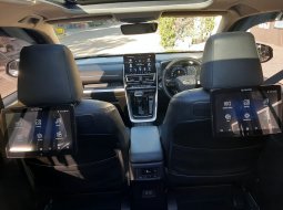 Toyota Kijang Innova Zenix Hybrid 2023 Hitam reborn 8