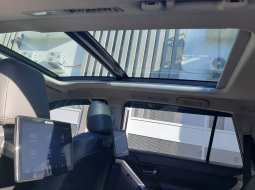 Toyota Kijang Innova Zenix Hybrid 2023 Hitam reborn 7