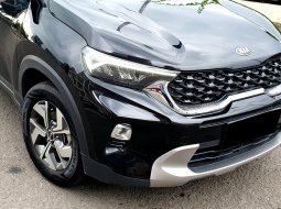 Kia Sonet Premiere iVT 2021 hitam sunroof km 35 ribuan 4