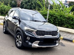 Kia Sonet Premiere iVT 2021 hitam sunroof km 35 ribuan 2