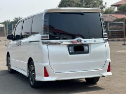 TOYOTA VOXY 2.0 AT PUTIH SIAP PAKAI DIJUAL CEPAT TERMURAH 6