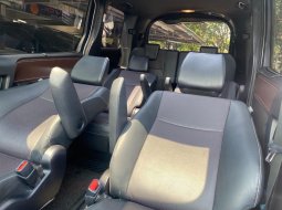 TOYOTA VOXY 2.0 AT PUTIH SIAP PAKAI DIJUAL CEPAT TERMURAH 7