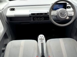 Wuling Air EV 2022 putih km 18 ribuan standar range pajak panjang 12