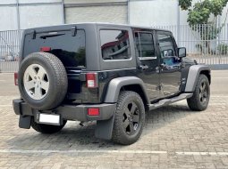 Jeep Wrangler Sport Unlimited 2011 Hitam 4