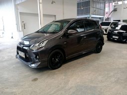 Toyota Agya 1.2 GR Sport AT 2022 Abu-abu 3