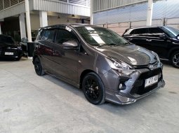 Toyota Agya 1.2 GR Sport AT 2022 Abu-abu 10