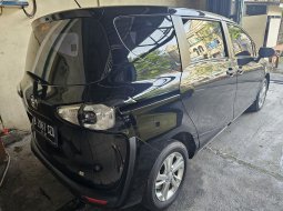 Toyota Sienta E Mt 2017 Hitam 3