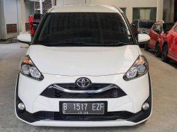 Toyota Sienta V AT 2021 Putih