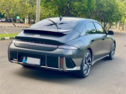 Hyundai Ioniq 6 EV AT 2023 Abu-abu 6