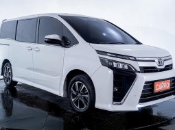 JUAL Toyota Voxy 2.0 AT 2018 Putih