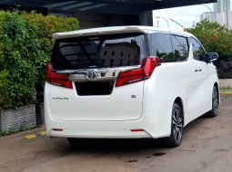 Toyota Alphard 2.5 G A/T 2023 putih km 11 ribuan sunroof 11