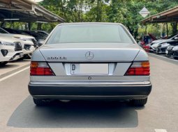 Mercedes-Benz 300CE C124 3.0 Automatic 1989 Silver 5