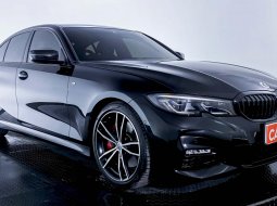 BMW 3 Series 330i M Sport At 2022 Hitam 3