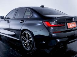 BMW 3 Series 330i M Sport At 2022 Hitam 5