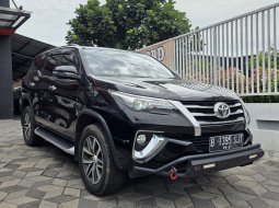 Toyota Fortuner VRZ Diesel Matic Tahun 2017 Kondisi Mulus Terawat Istimewa Seperti Baru 3