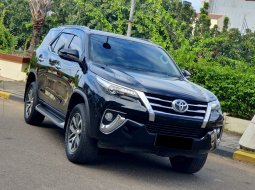 Toyota Fortuner VRZ 2017 hitam 2