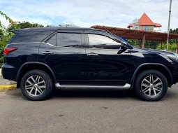 Toyota Fortuner VRZ 2017 hitam 7