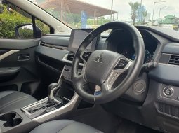 Mitsubishi Xpander Cross Premium Package AT 2022 hitam km 12 ribuan pajak panjang 11