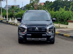 Mitsubishi Xpander Cross Premium Package AT 2022 hitam km 12 ribuan pajak panjang 2