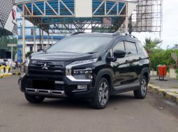 Mitsubishi Xpander Cross Premium Package AT 2022 hitam km 12 ribuan pajak panjang 7