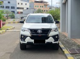 Toyota Fortuner TRD 2020 putih km 68ribuan diesel 2