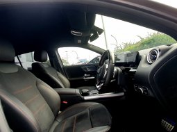 Mercedes-Benz GLA 200 AMG Line 2022 abu km 15 ribuan 20