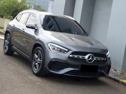 Mercedes-Benz GLA 200 AMG Line 2022 abu km 15 ribuan 3