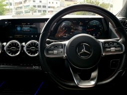 Mercedes-Benz GLA 200 AMG Line 2022 abu km 15 ribuan 4