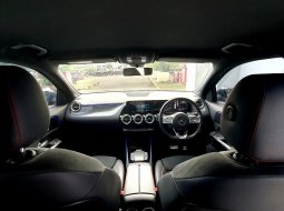 Mercedes-Benz GLA 200 AMG Line 2022 abu km 15 ribuan 7
