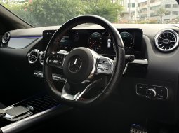 Mercedes-Benz GLA 200 AMG Line 2022 abu km 15 ribuan 9