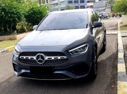 Mercedes-Benz GLA 200 AMG Line 2022 abu km 15 ribuan 2