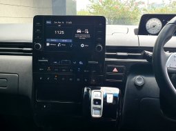 Hyundai Staria Signature 7 2022 hitam diesel km 15 ribuan 20
