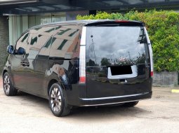 Hyundai Staria Signature 7 2022 hitam diesel km 15 ribuan 13