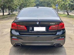 BMW 5 Series 530i M Sport 2020 Hitam 5