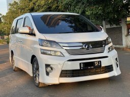 Toyota Vellfire Z 2015 Putih 2
