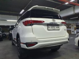 Toyota Fortuner VRZ TRD Sportivo Automatic 2018 super gress 12