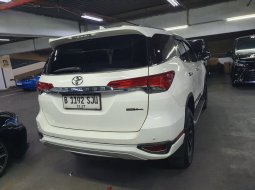 Toyota Fortuner VRZ TRD Sportivo Automatic 2018 super gress 21