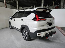 Low km 28rban Mitsubishi Xpander Cross Premium AT ( Matic ) 2023 Putih Mulus Siap Pakai 4