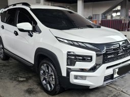 Mitsubishi Xpander Cross Premium A/T ( Matic ) 2023 Putih Mulus Gress Siap Pakai 2