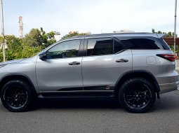 Toyota Fortuner New  4x2 2.8 A/T DSL GR Sport 2022 silver diesel 9