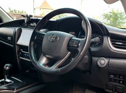 Toyota Fortuner New  4x2 2.8 A/T DSL GR Sport 2022 silver diesel 13
