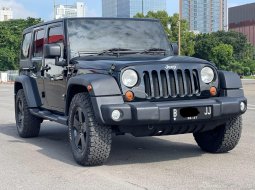 JEEP WRANGLER  3.8L AT HITAM 2011 TERJANGKAU DIJUAL CEPAT 3